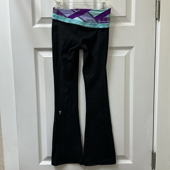 Ivivva Flare Black Leggings *Reversible - Picture 5 of 13